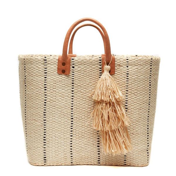 Natural tote perfect for the beach or the pool.